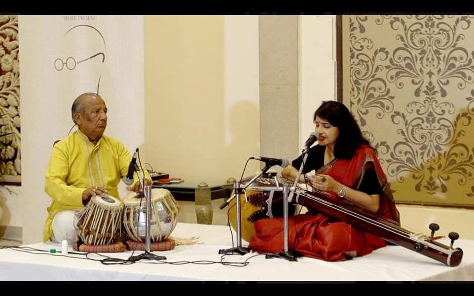 Concert style hero background